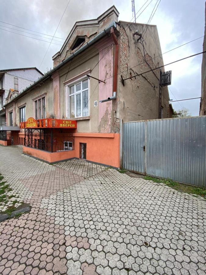 €Врохостел Moekatsjeve Buitenkant foto